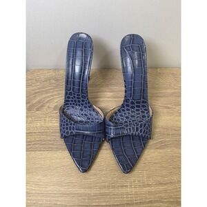 Blue mule heels